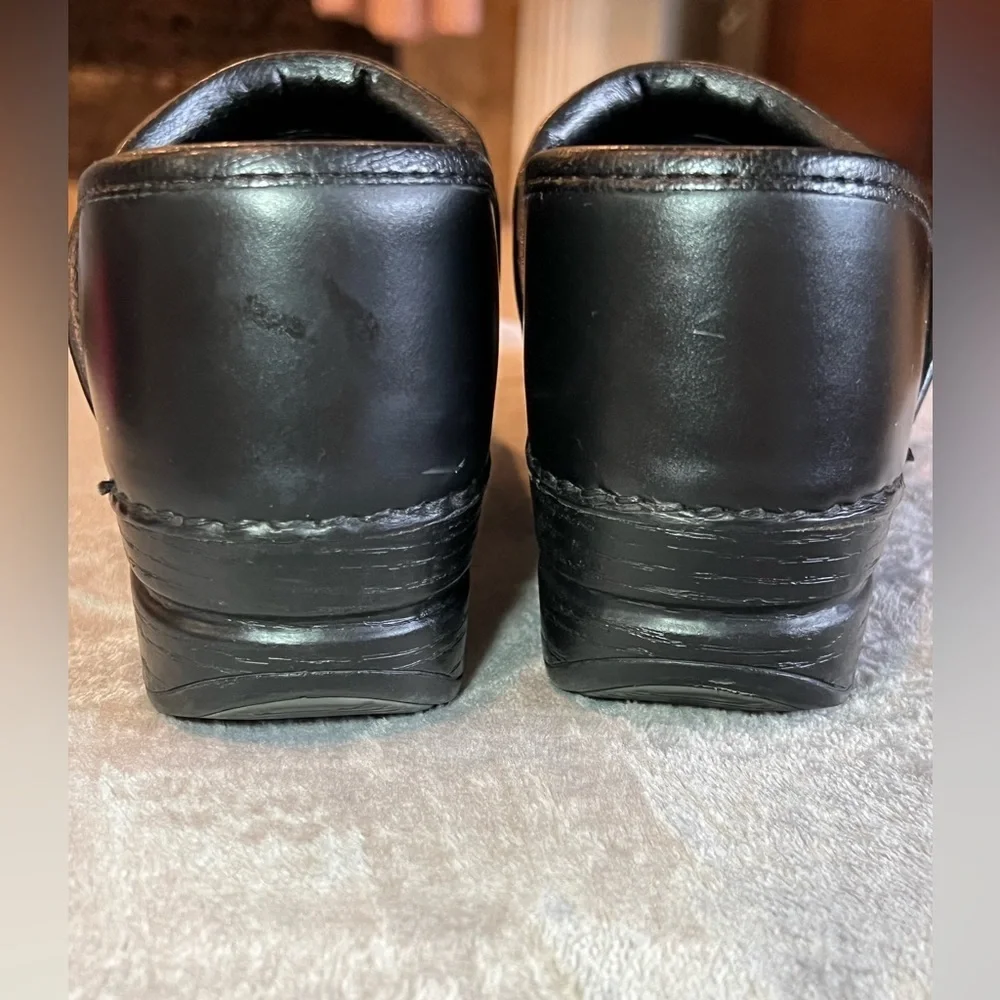 Dansko XP Black Clogs Professional Nursing Shoes Size 36 Leather Slip On - Picture 3 of 7